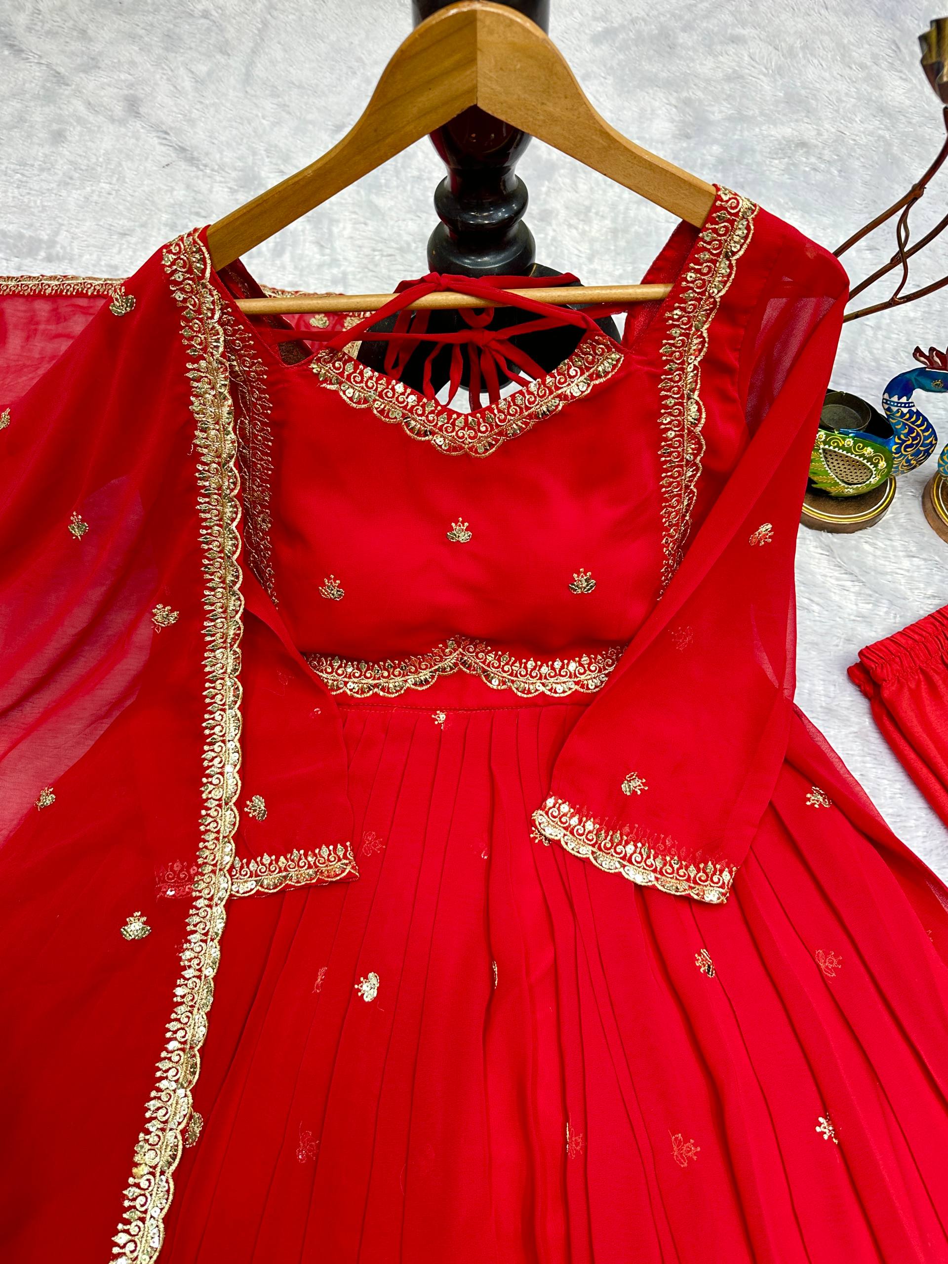 π NEW DESIGNER PARTY WEAR LOOK GOWN WITH EMBROIDERY WORK π₯